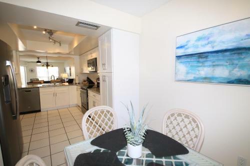 Absolute Anna Maria Two-bedroom Apartment