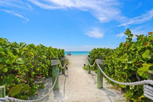 Absolute Anna Maria Two-bedroom Apartment