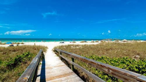 Apartamento Runaway Bay 242 - 1418878 Condo