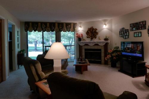 Pointe Royale Luxury Ground-floor 2bdr Condo (61-2)