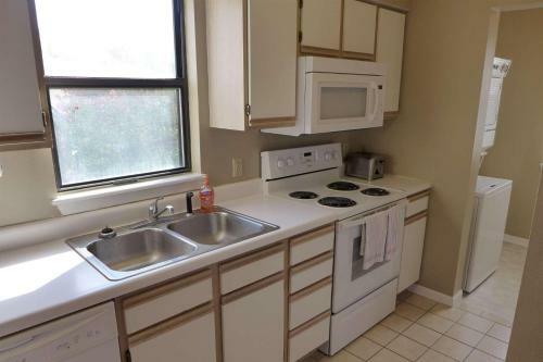 Golf View Pt. Roy. 2bdr Condo (51-12)