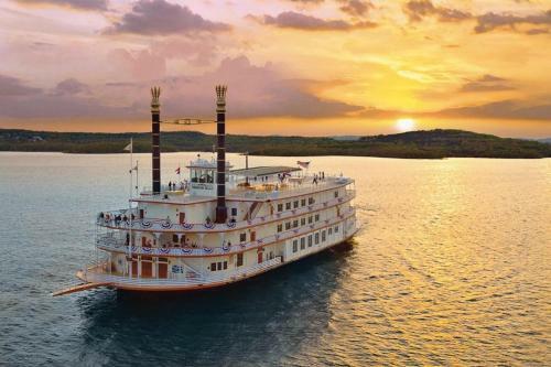 Fall Creek 4bdr Condo (42, 9&10)