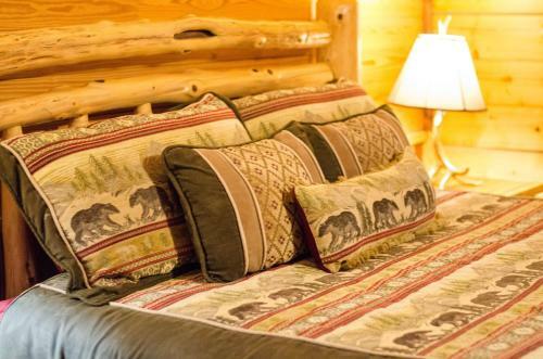 Bear Feet Retreat Cabin Broken Bow Cabin