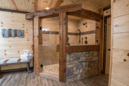 Huckleberry Inn Broken Bow Cabin