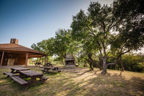 Bay Landing Camping Resort Cabin 10