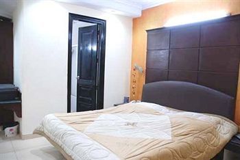 Hotel Raunak International