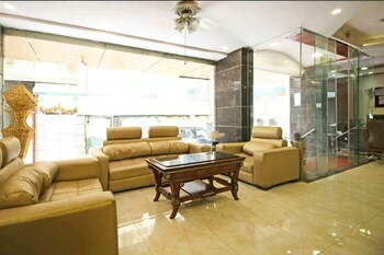 Hotel Raunak International