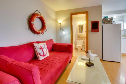 Beaches Inn | Captains Cove Cottage 9