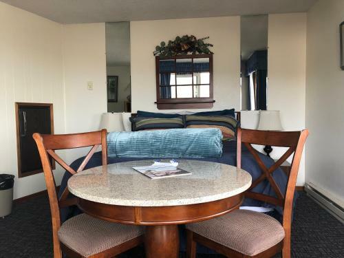 Hotel Webb's Scenic Surf