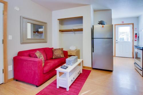 Beaches Inn | Pirates Cove Cabana 8