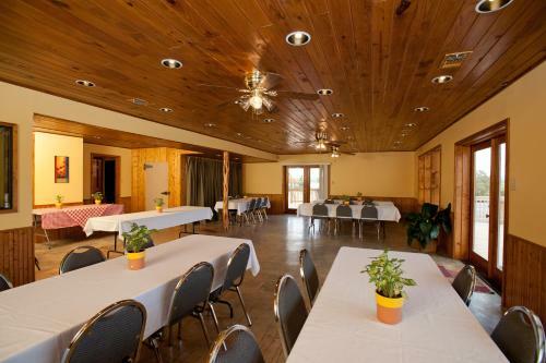 Posada Canyon Lakeview Resort