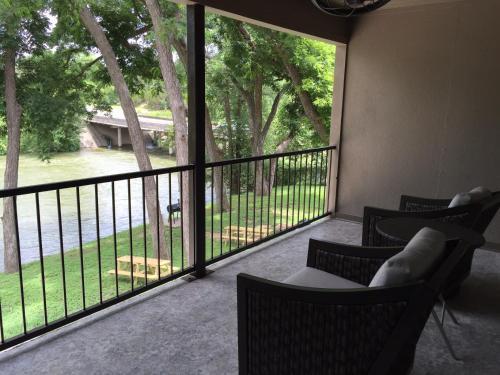 Apartamento Whitewater Condos