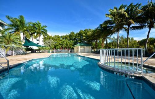 Sunrise Suites Big Kahuna Suite #202