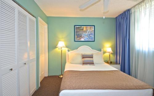 Sunrise Suites Big Kahuna Suite #202