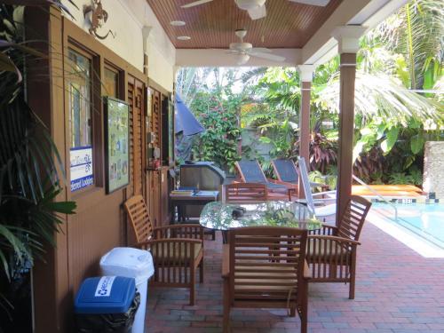 Posada Travelers Palm Inn