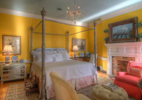 Posada Inn At Court Square
