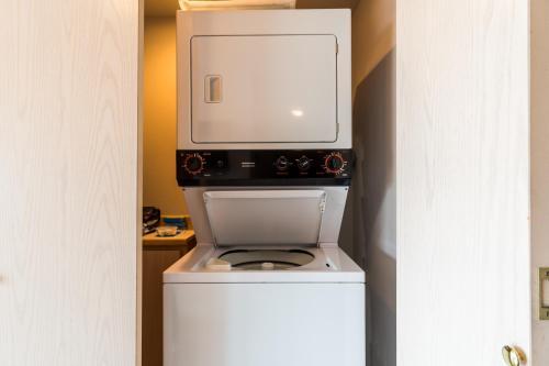 Park Pointe: Chardonnay Chalet (b101)