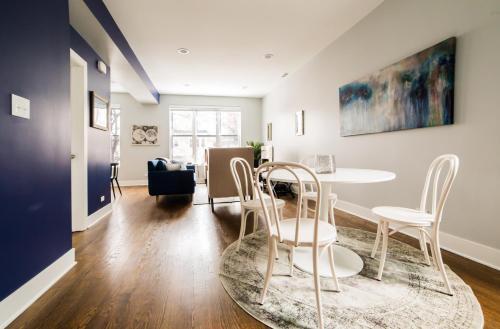 Apartamento Three-bedroom On W Barry Avenue Apt 2f