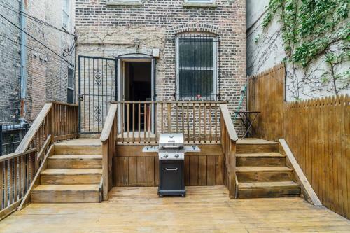Safe Spacious Mansion In???downtown