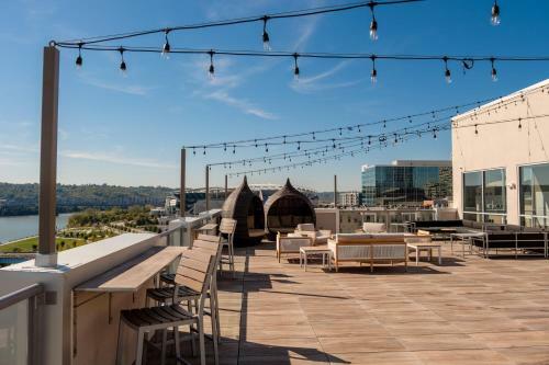 AC Hotel By Marriott Cincinnati At The Banks