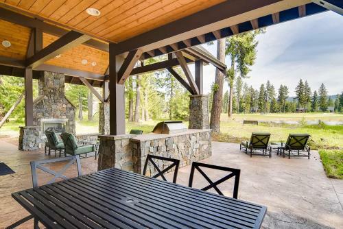 Little Lake Lodge