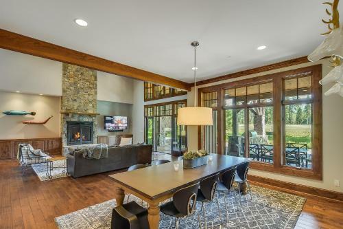 Little Lake Lodge