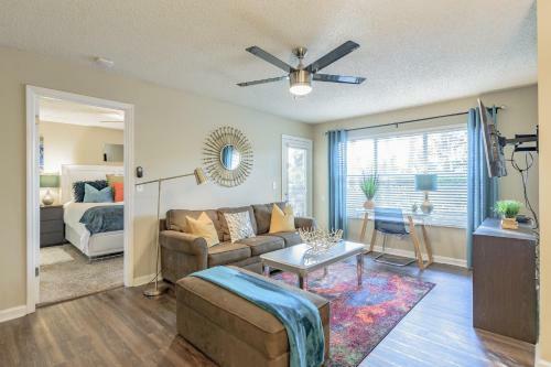 Deluxe Clearwater Apartment (cp-614)