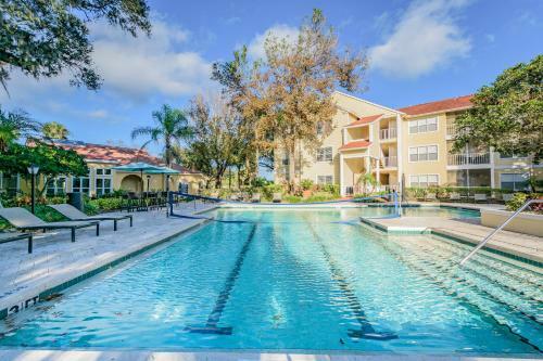 Deluxe Clearwater Apartment (cp-803)