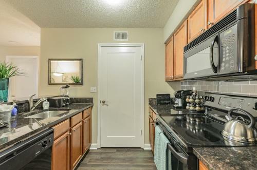 Deluxe Clearwater Apartment (cp-803)