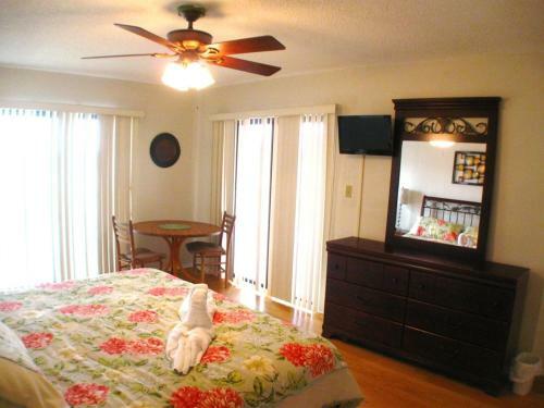 Apartamento Reef Club Luxury Beachfront Penthouse Condo