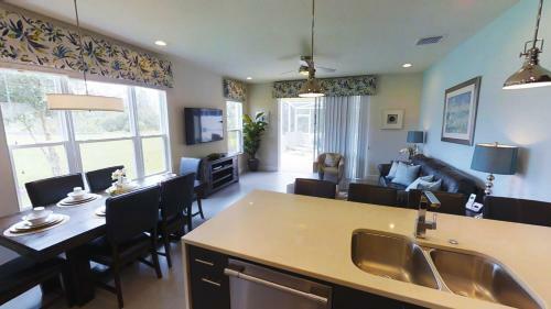 Three-bedroom Townhome With Private Pool (1631)