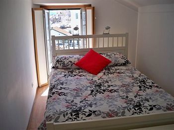 Alfama River Apartments