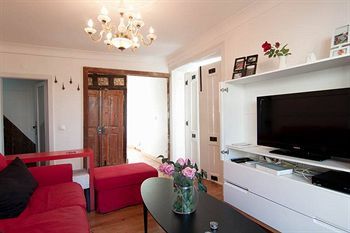 Alfama River Apartments