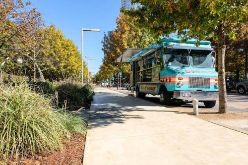 Apartamento Relax & Unwind In Spacious 1br W/ Parking
