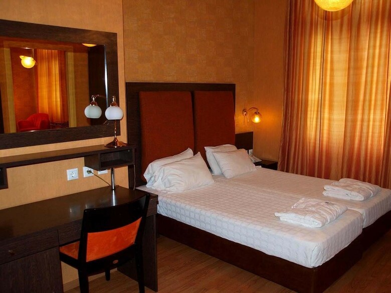 Delphi Art Hotel