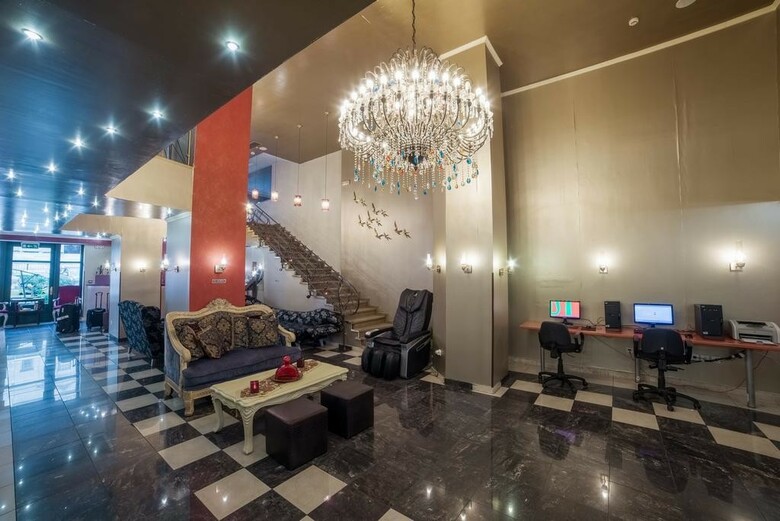 Delphi Art Hotel