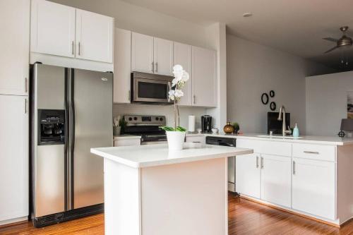 Apartamento Stay Above It All @ Views + Balcony + Shopping 1br