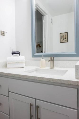 Apartamento Stay Above It All @ Views + Balcony + Shopping 1br