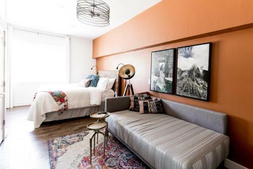 Hotel Chijmes Dallas