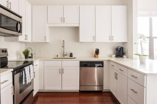 Apartamento Chic Central Uptown Loft 1br @ Shopping + Dining