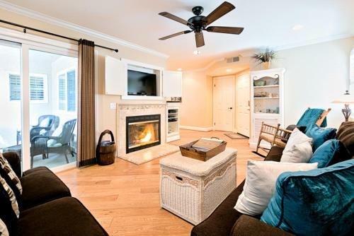 Dp-4 Ritz Pointe Condo Two-bedroom Apartment