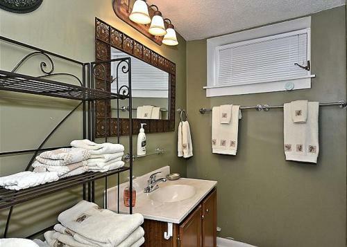 Round To It Three-bedroom Chalet