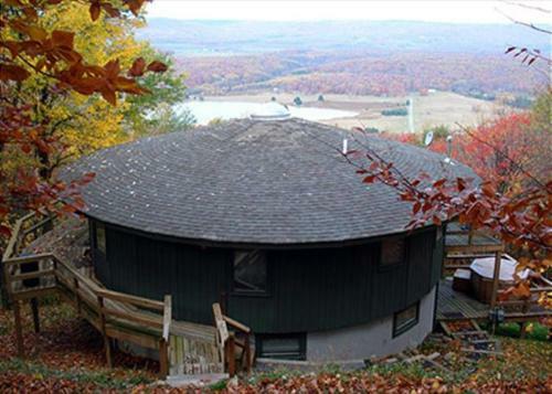 Round To It Three-bedroom Chalet