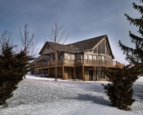Moosie Chalet Four-bedroom Chalet