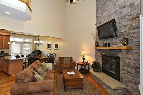 White Aspen Three-bedroom Chalet