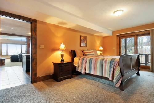 Wolverton Heights Ten-bedroom Chalet