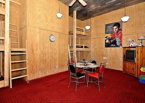 Ski Bums Inn Five-bedroom Chalet