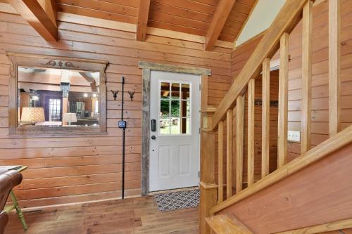 Mountain Glory Four-bedroom Chalet