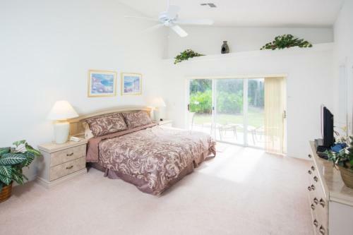 Carole's Thousand Oaks Villa - Four Bedroom Home