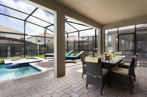 Champions Gate - Eight Bedroom Villa - Cg025